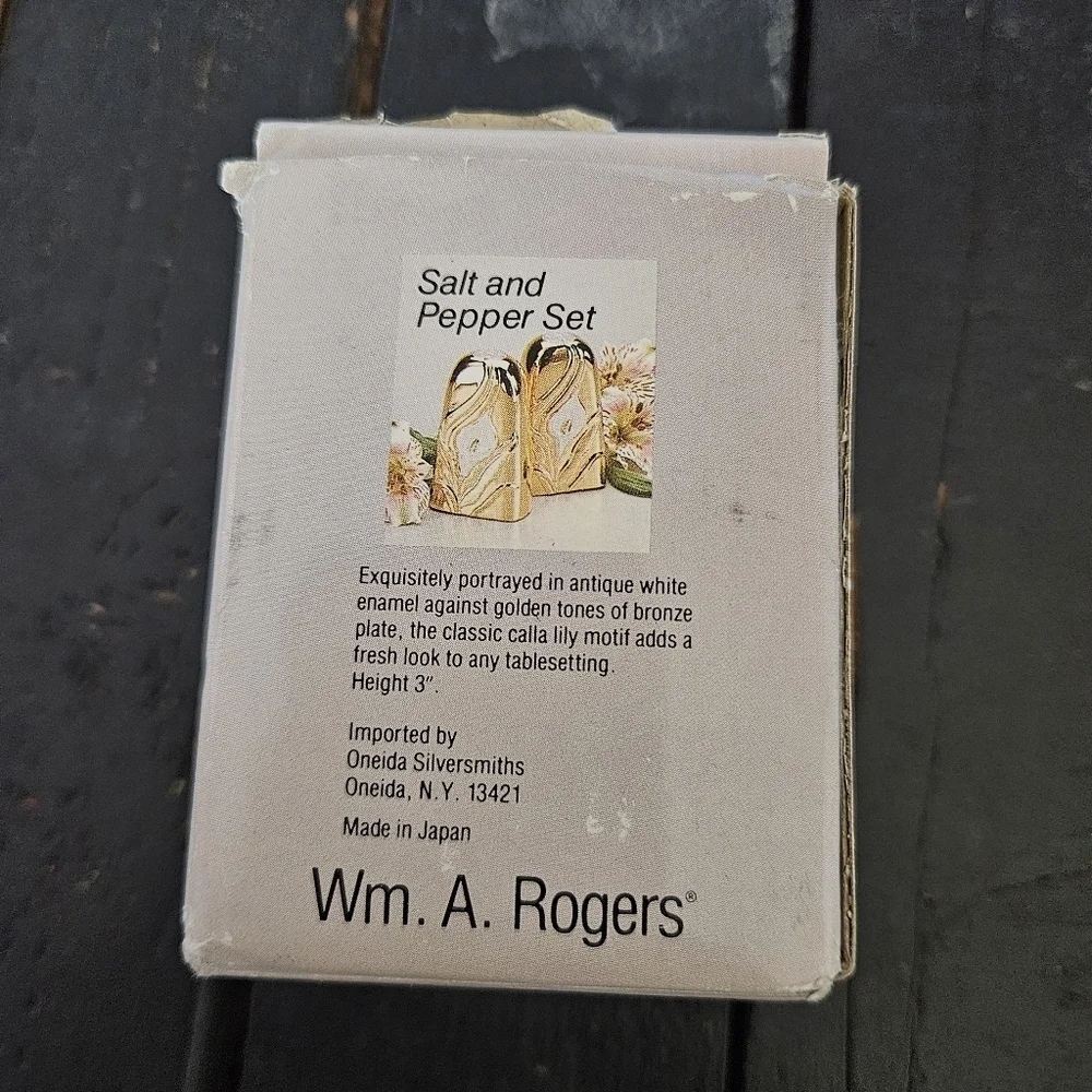 WM A. Rogers Vintage NWT Calla Lily Salt Pepper Set Gold White MCM Cottagecore